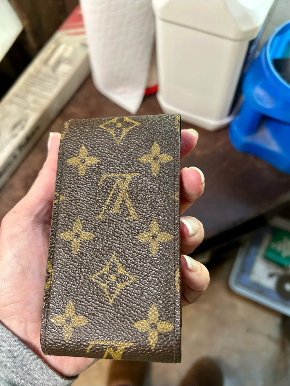 Louis Vuitton compact louis